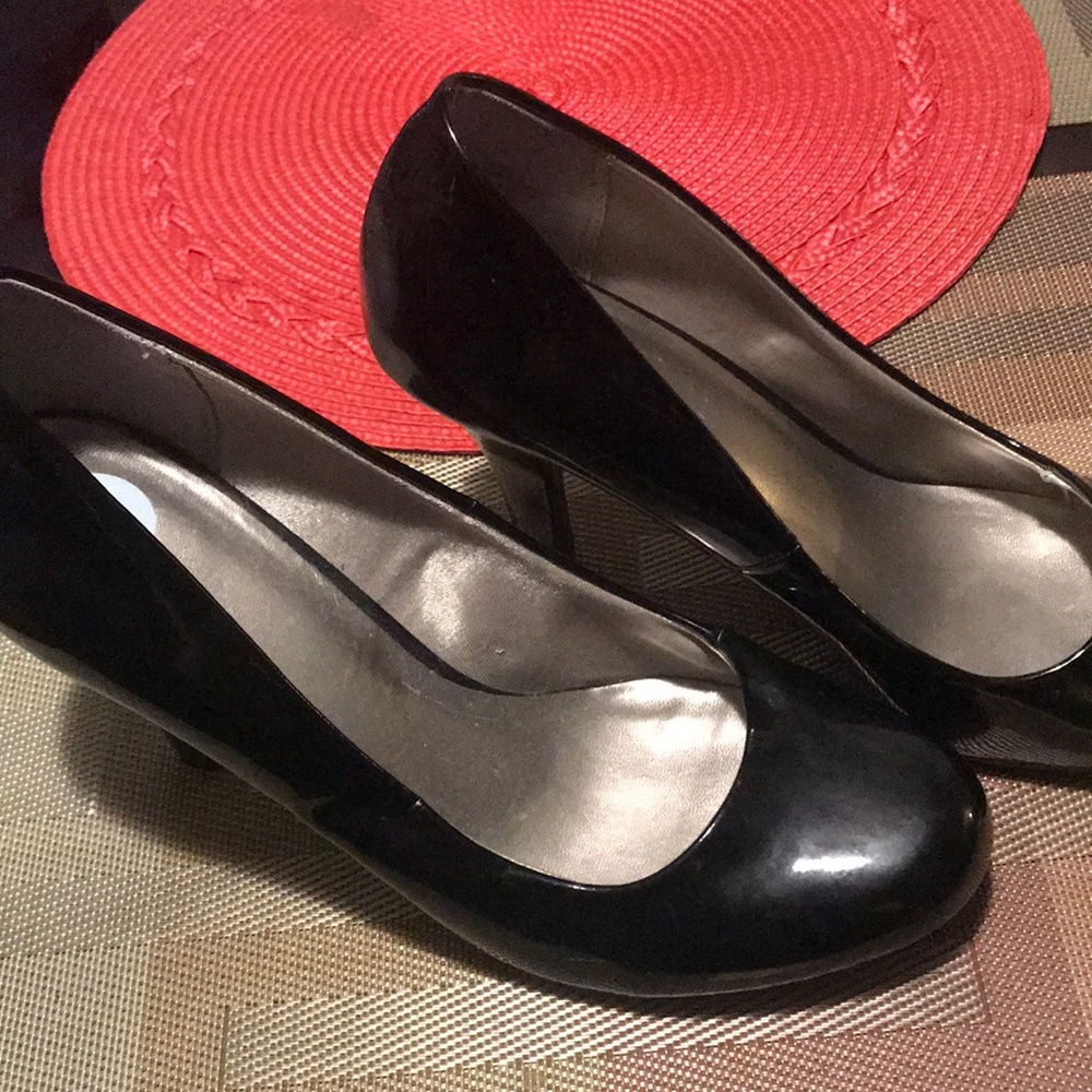 Shoes - Picture 7 of 7